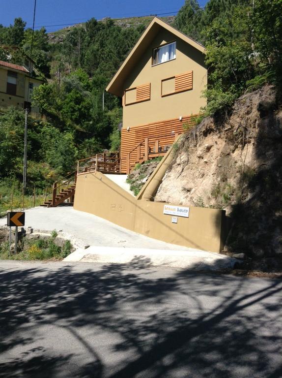 Brown House Villa Geres Bagian luar foto